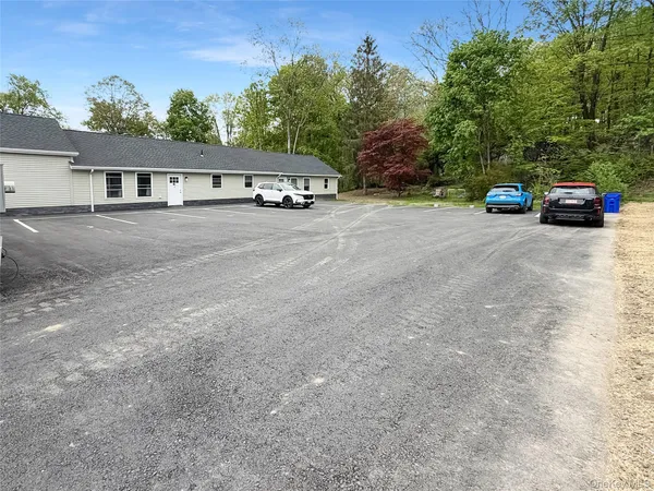 $3,000 | 4332 Albany Post Road, Unit 5, Hyde Park, NY 12538