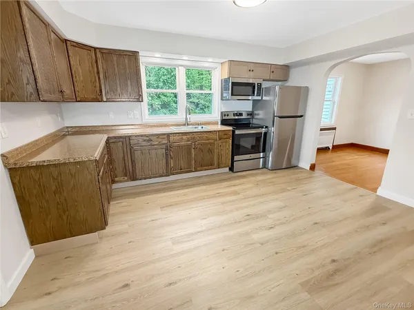$3,000 | 4332 Albany Post Road, Unit 5, Hyde Park, NY 12538