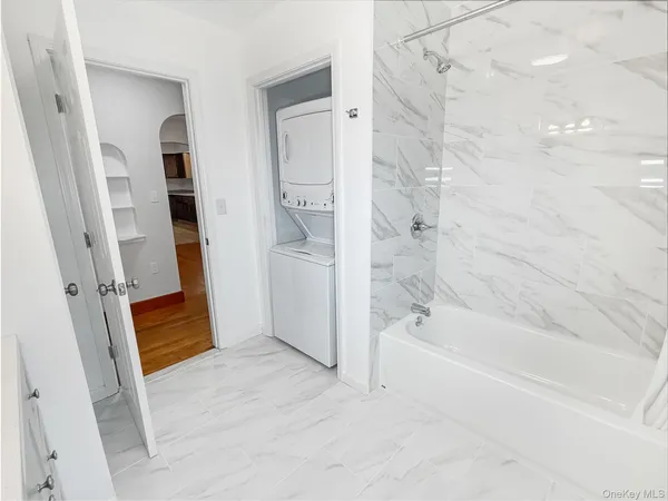 $3,000 | 4332 Albany Post Road, Unit 5, Hyde Park, NY 12538