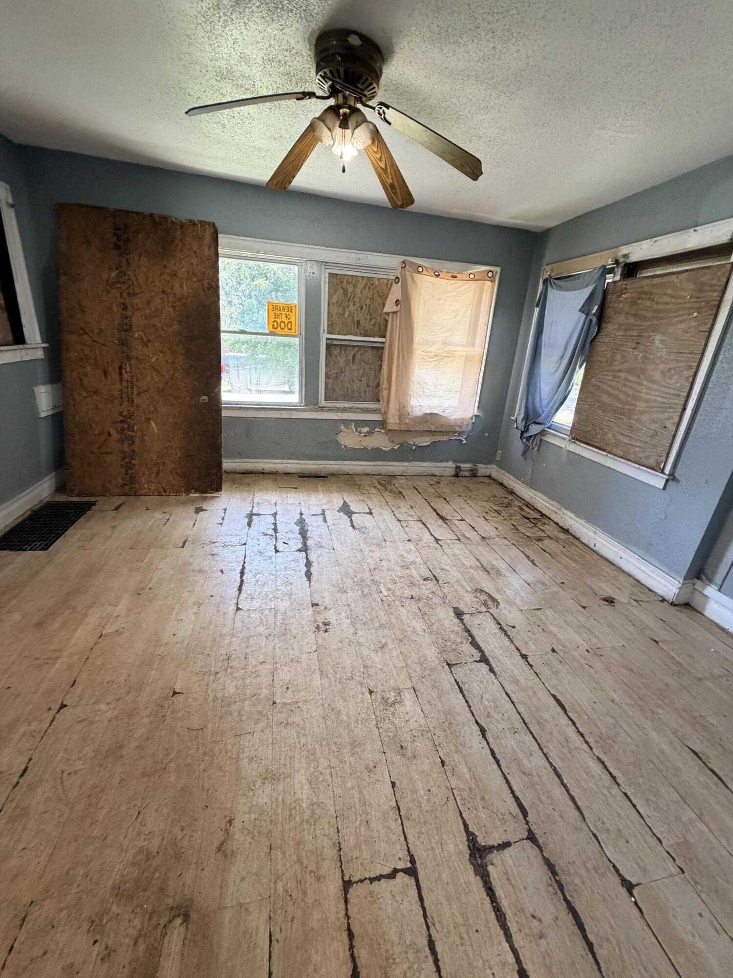 841 Georgia Street Gary, IN 46402 - Photo 4 of 14 1500x2000