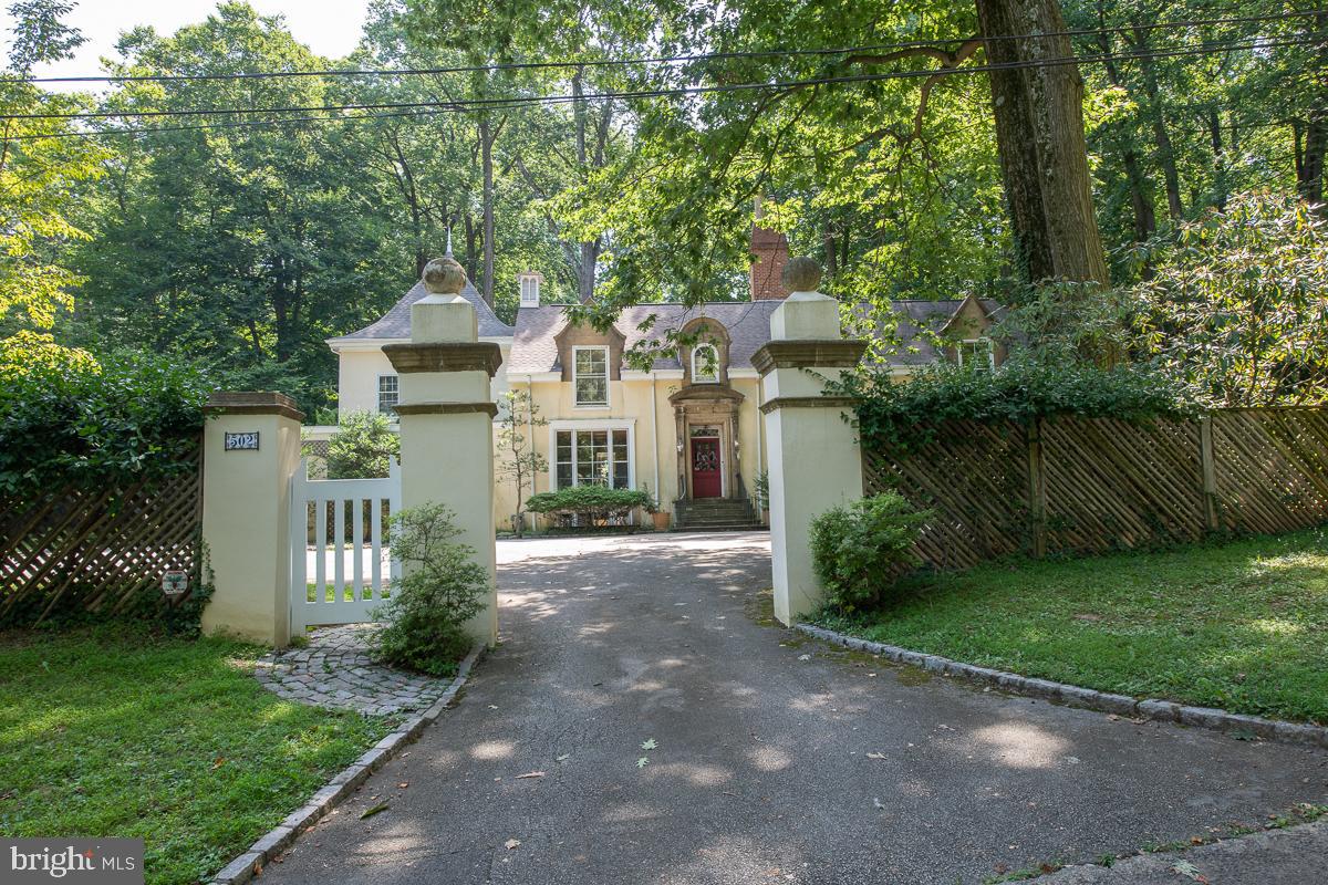 502 Oak Grove Lane Wayne