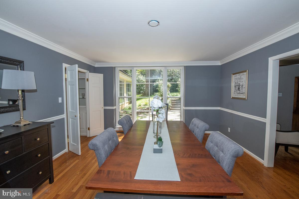 502 Oak Grove Lane Wayne, PA 19087 - Photo 17 of 67 Formal Dining room