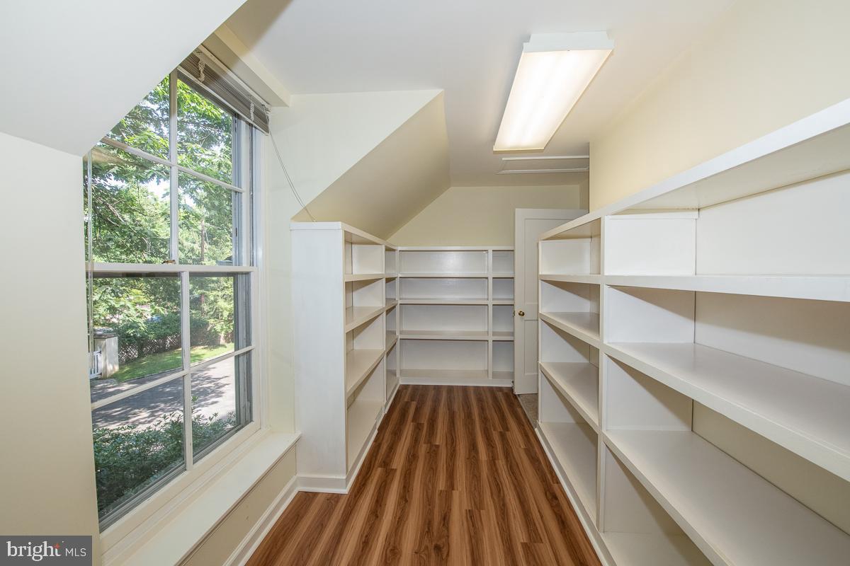 502 Oak Grove Lane Wayne, PA 19087 - Photo 42 of 67 Built in master closet