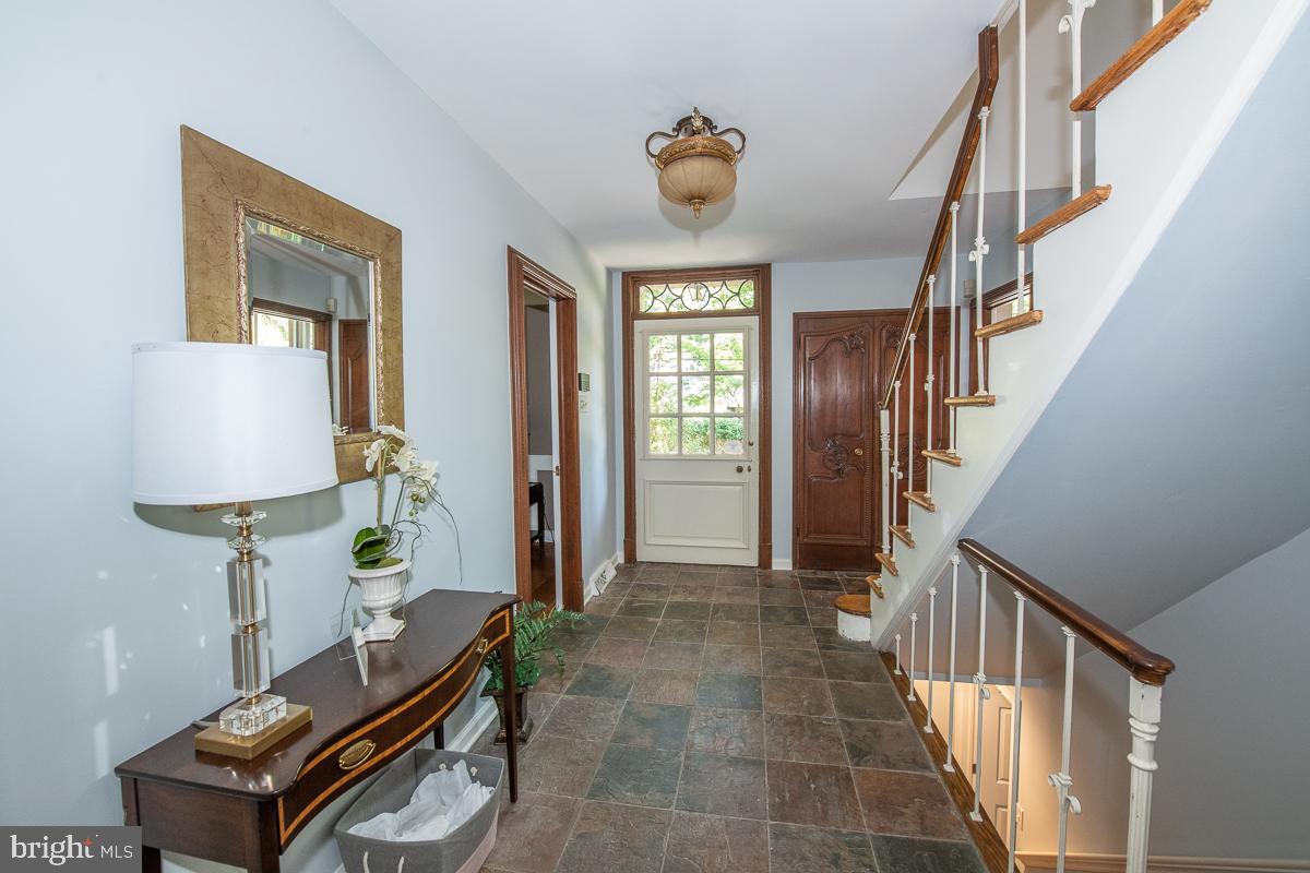 502 Oak Grove Lane Wayne, PA 19087 - Photo 7 of 67