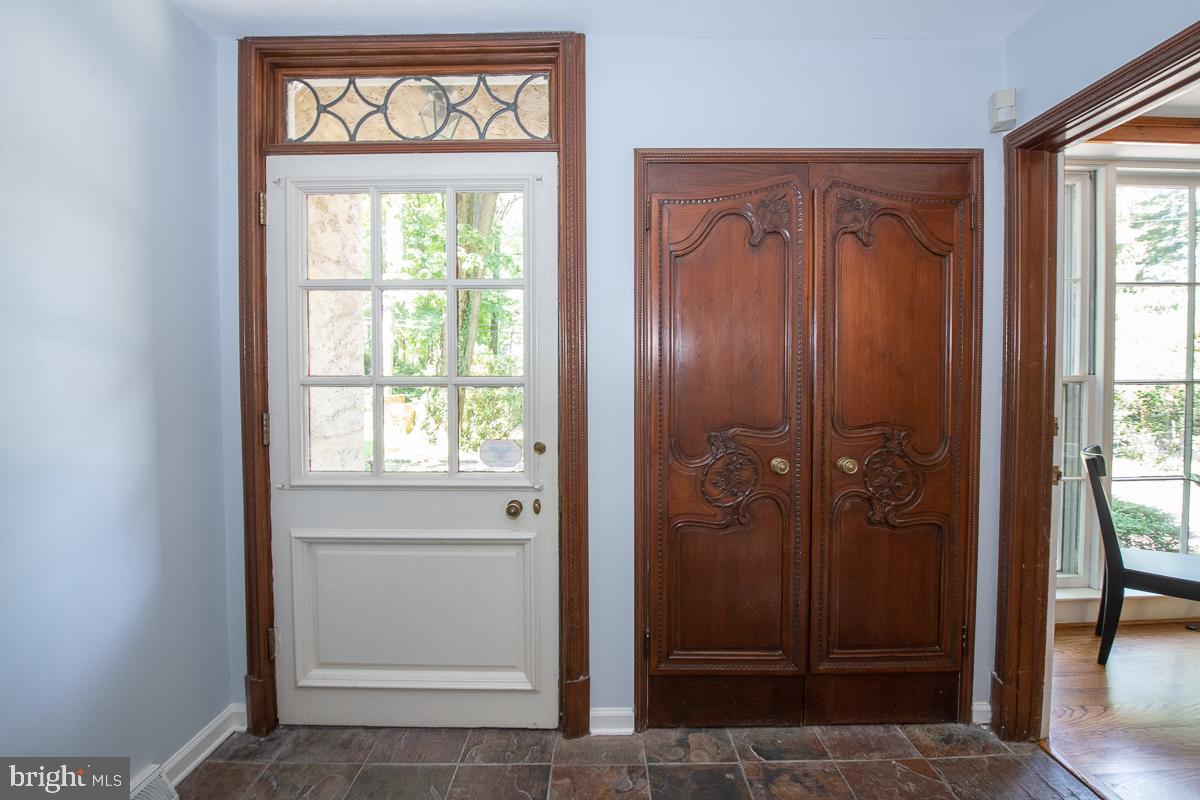 502 Oak Grove Lane Wayne, PA 19087 - Photo 8 of 67