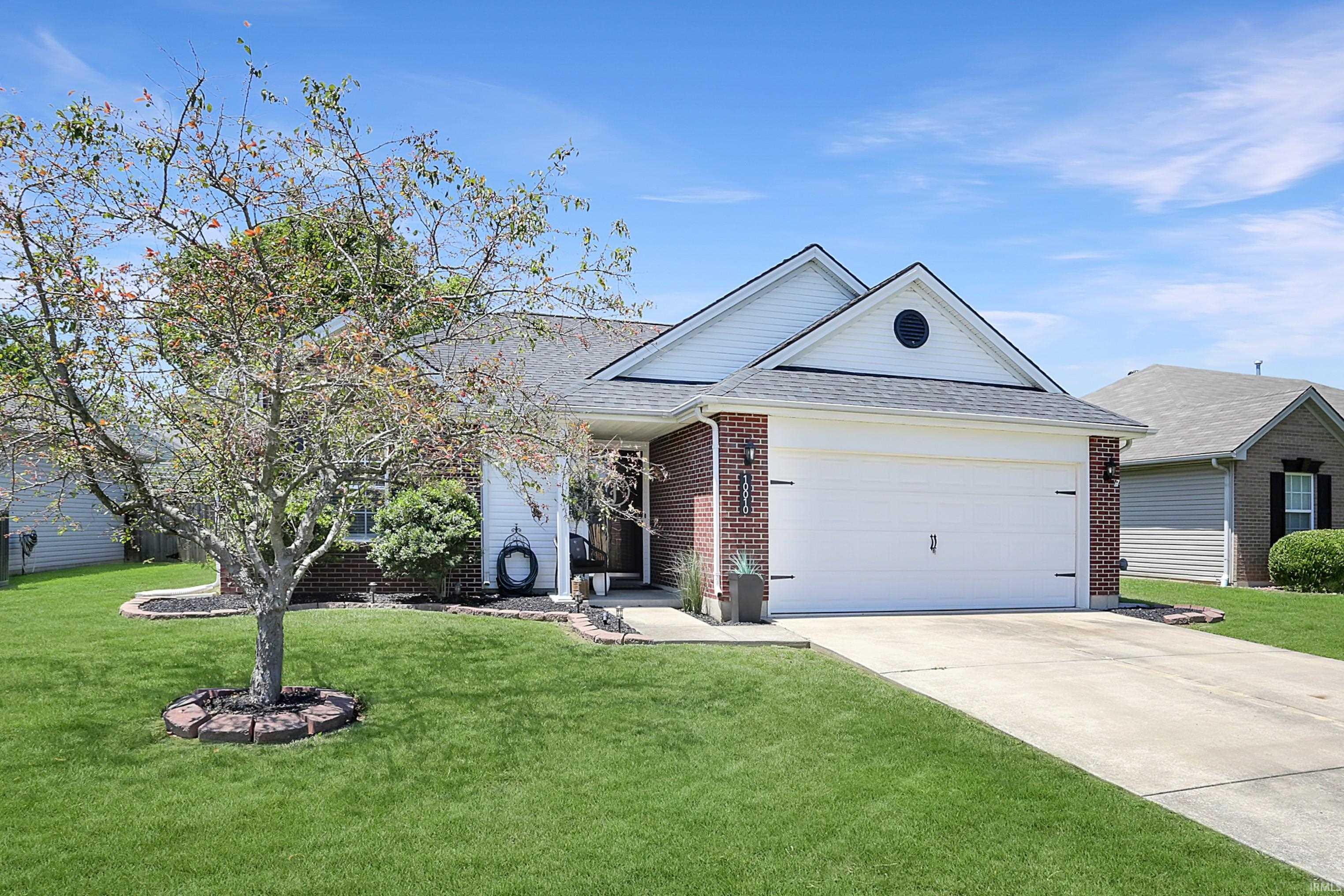 10010 Chatteris Road Evansville, IN 47725 - Photo 3 of 28 Gallery Image 3