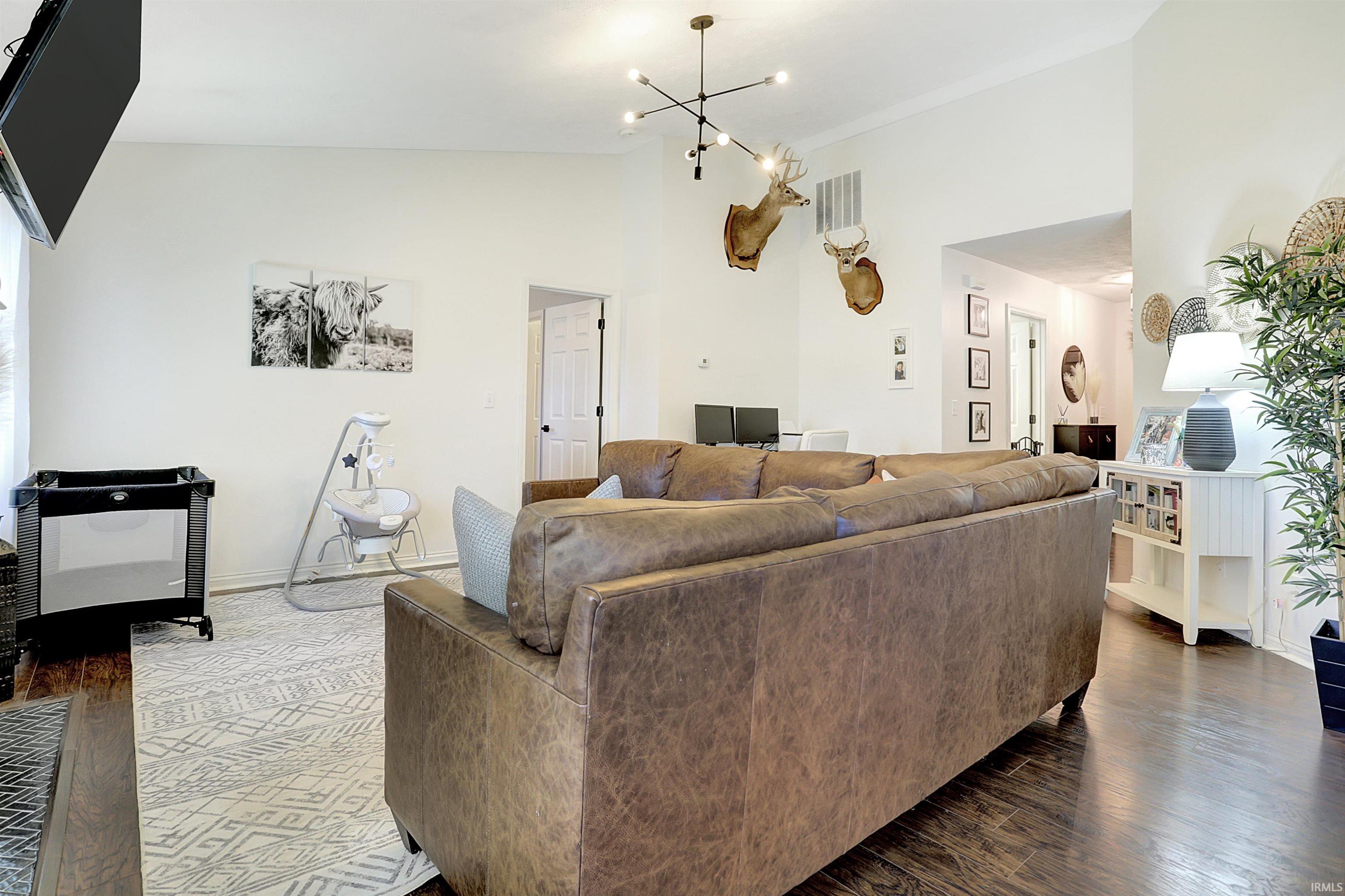 10010 Chatteris Road Evansville, IN 47725 - Photo 6 of 28 Gallery Image 6
