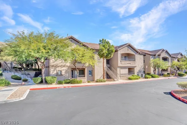 $1,400 | 8250 North Grand Canyon Drive, Unit 1047, Las Vegas, NV 89166