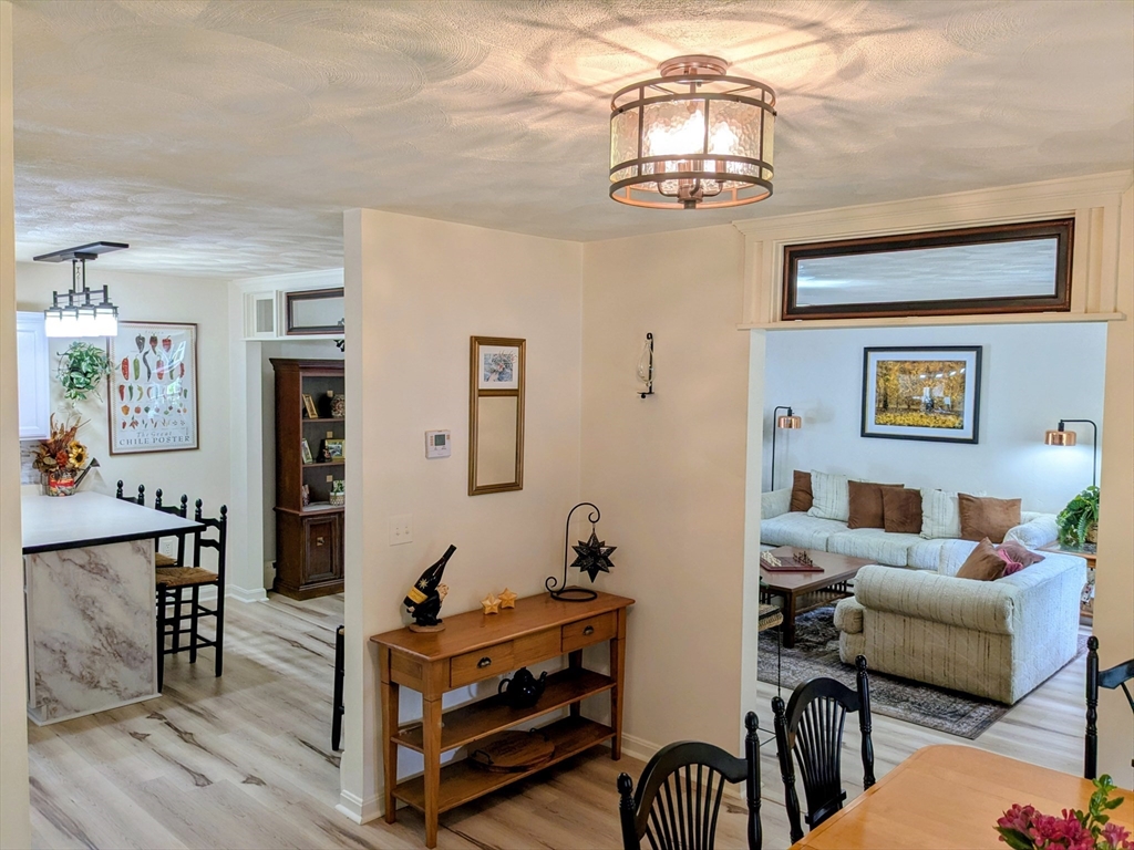 103 Warren Road Townsend, MA 01469 - Photo 4 of 28