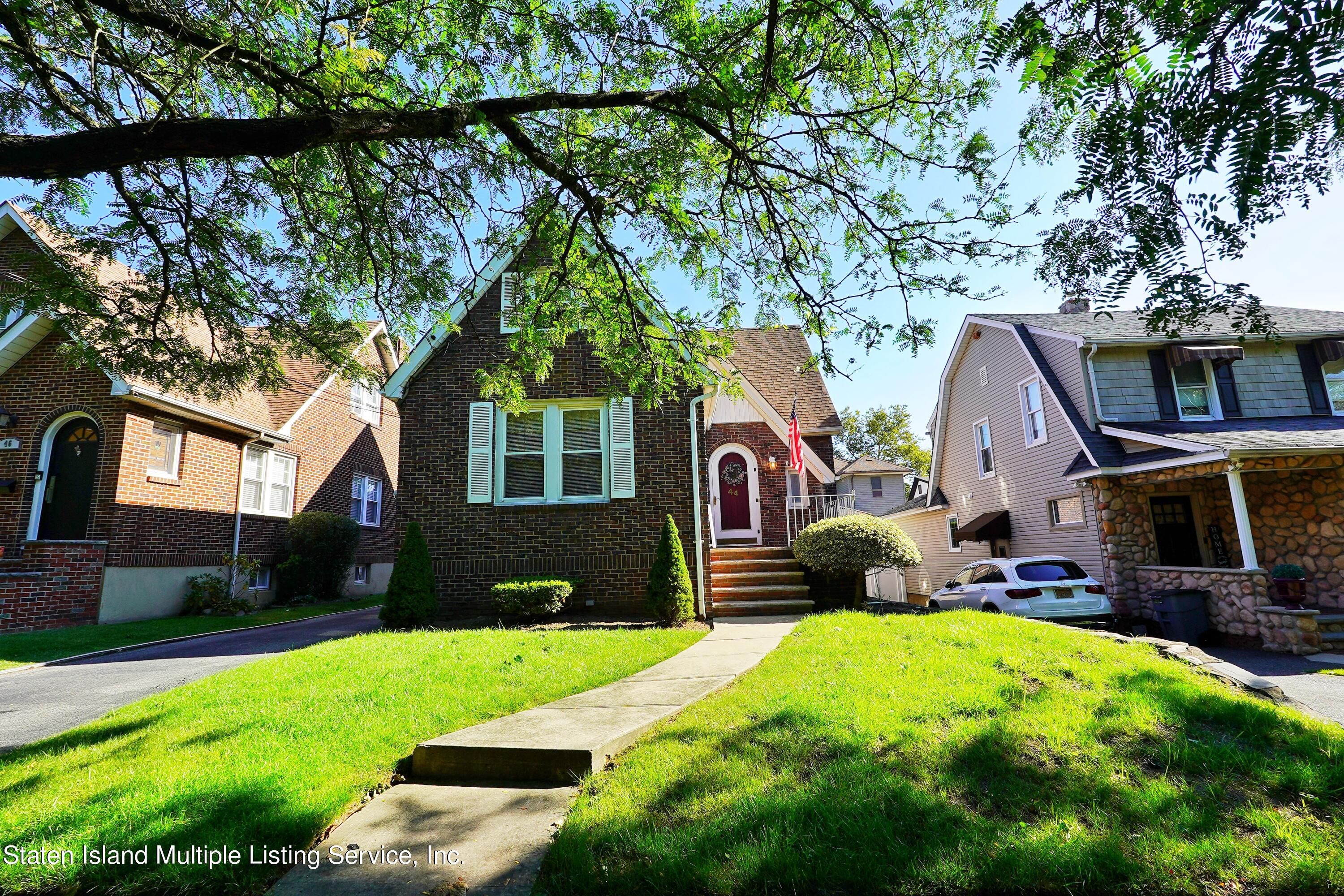 44 Forest Road Staten Island, NY 10304 - Photo 2 of 31 Photo Feb 01 2023, 9 20 18 AM