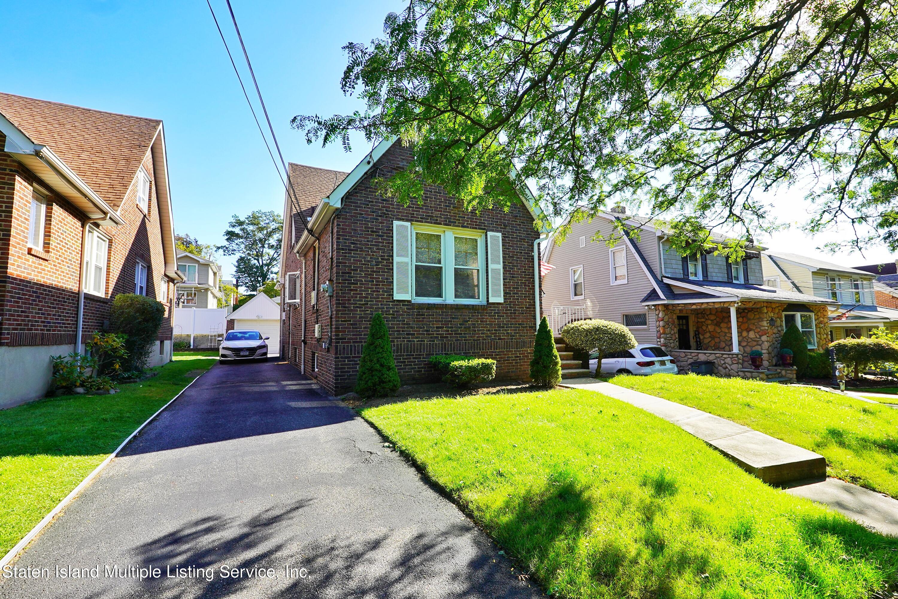 44 Forest Road Staten Island, NY 10304 - Photo 3 of 31 Photo Feb 01 2023, 9 20 05 AM