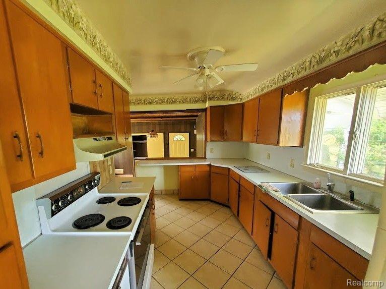 8423 North Jennings Road Mount Morris, MI 48458 - Photo 7 of 44 Large galley kitchen