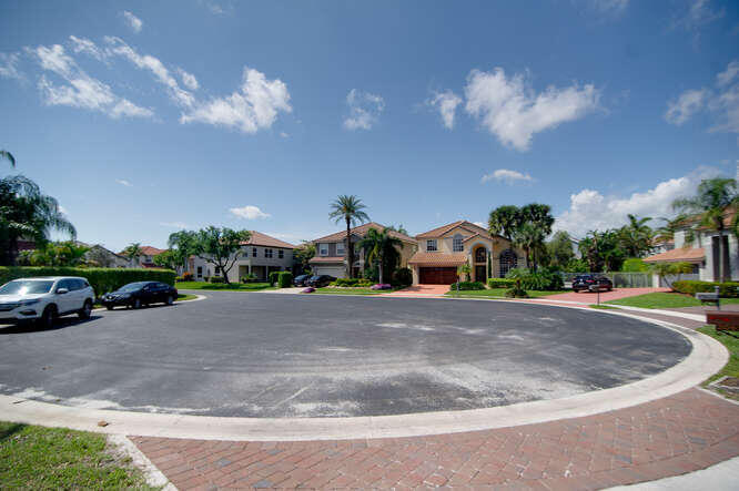 20933 La Plata Court Boca Raton, FL 33428 - Photo 40 of 60 20933 La Plata Ct-small-039-030-Neighbor