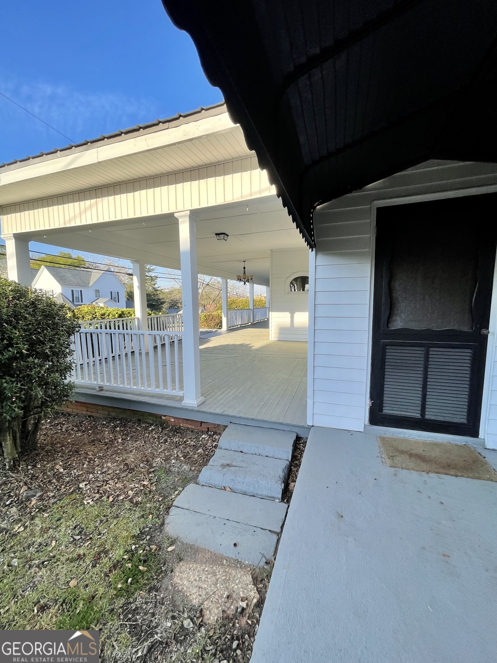 400 West Gordon Street Thomaston, GA 30286 - Photo 34 of 43 a view of a porch with a yard