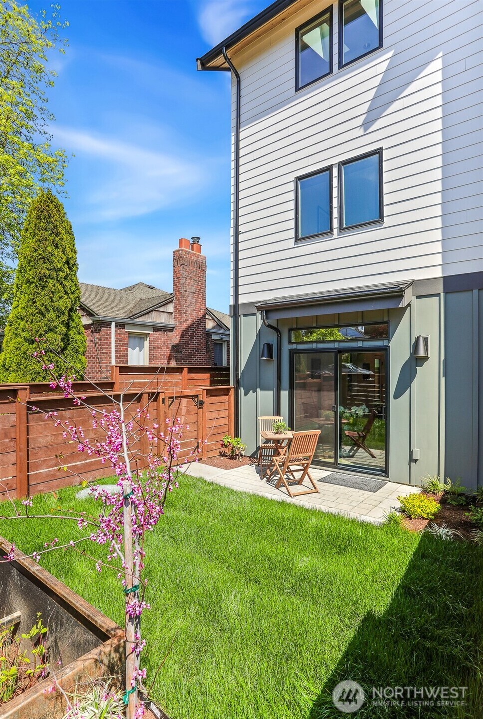 8330 24th Avenue Northwest Seattle, WA 98117 - Photo 24 of 38