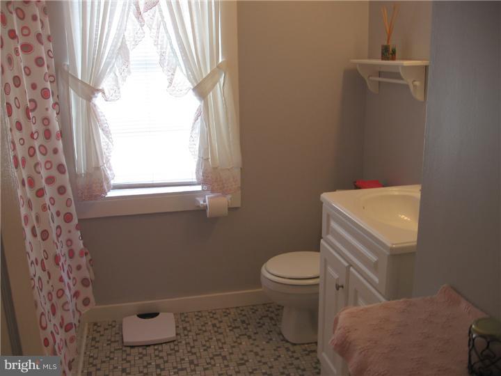 4058 Ellendale Road Drexel Hill, PA 19026 - Photo 11 of 20 Gallery Image 11