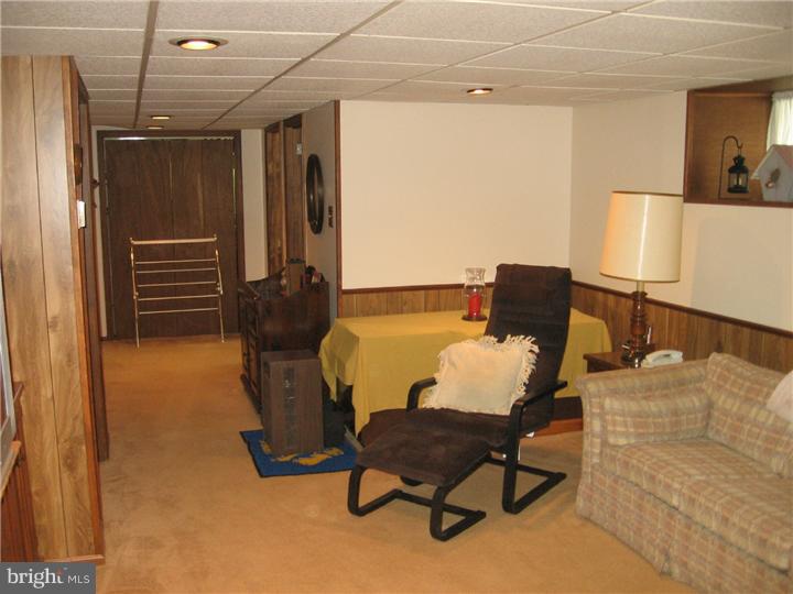4058 Ellendale Road Drexel Hill, PA 19026 - Photo 13 of 20 Gallery Image 13