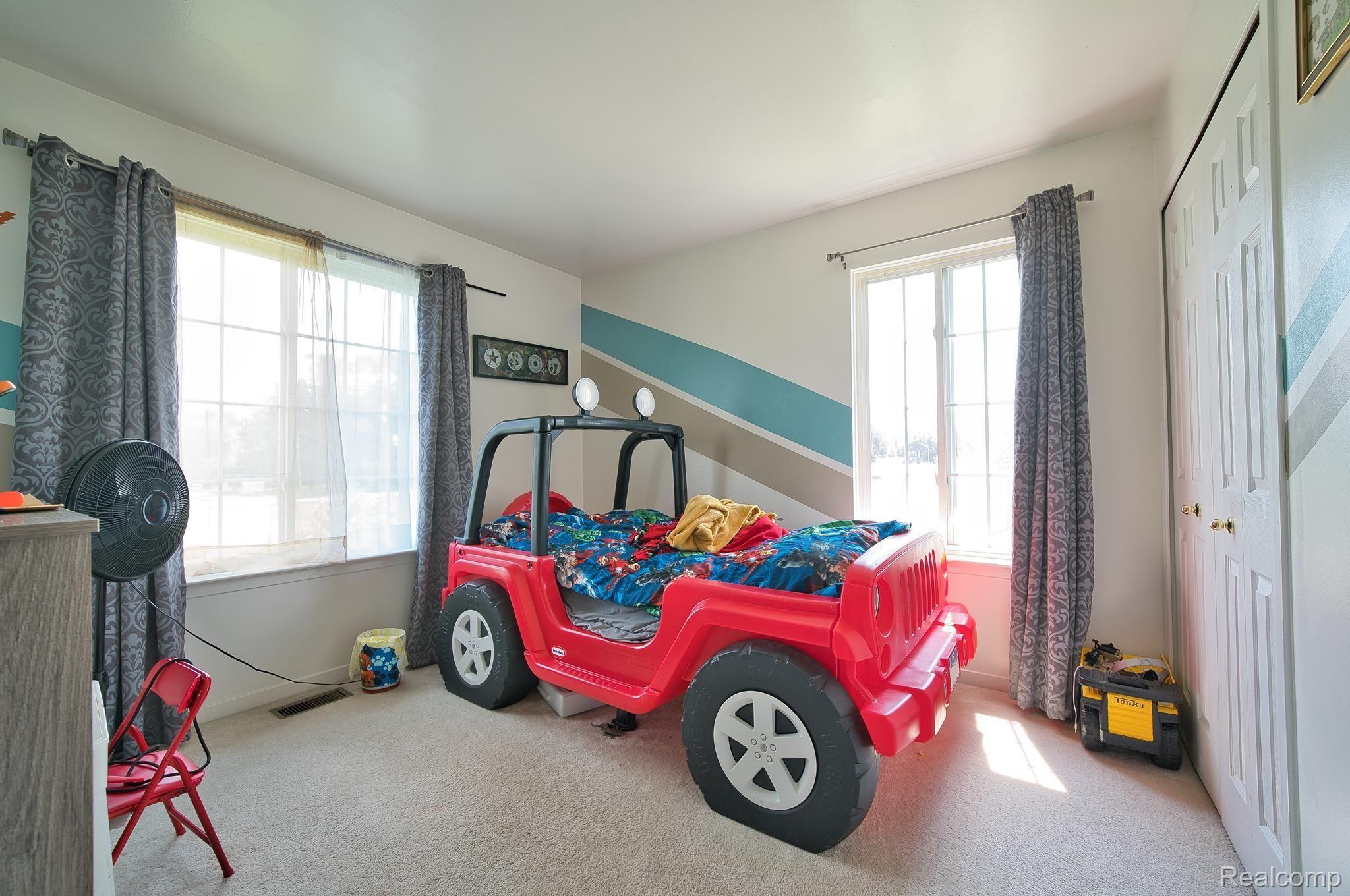 309 Oak Ridge Drive Pontiac, MI 48341 - Photo 21 of 29 DSC00276 (1).jpg