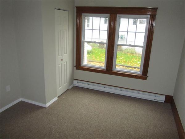 8 Dybeck Street Worcester, MA 01607 - Photo 5 of 13 Gallery Image 5