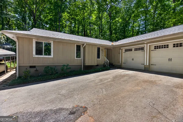 $249,900 | 300 Cumberland Drive, LaGrange, GA 30240