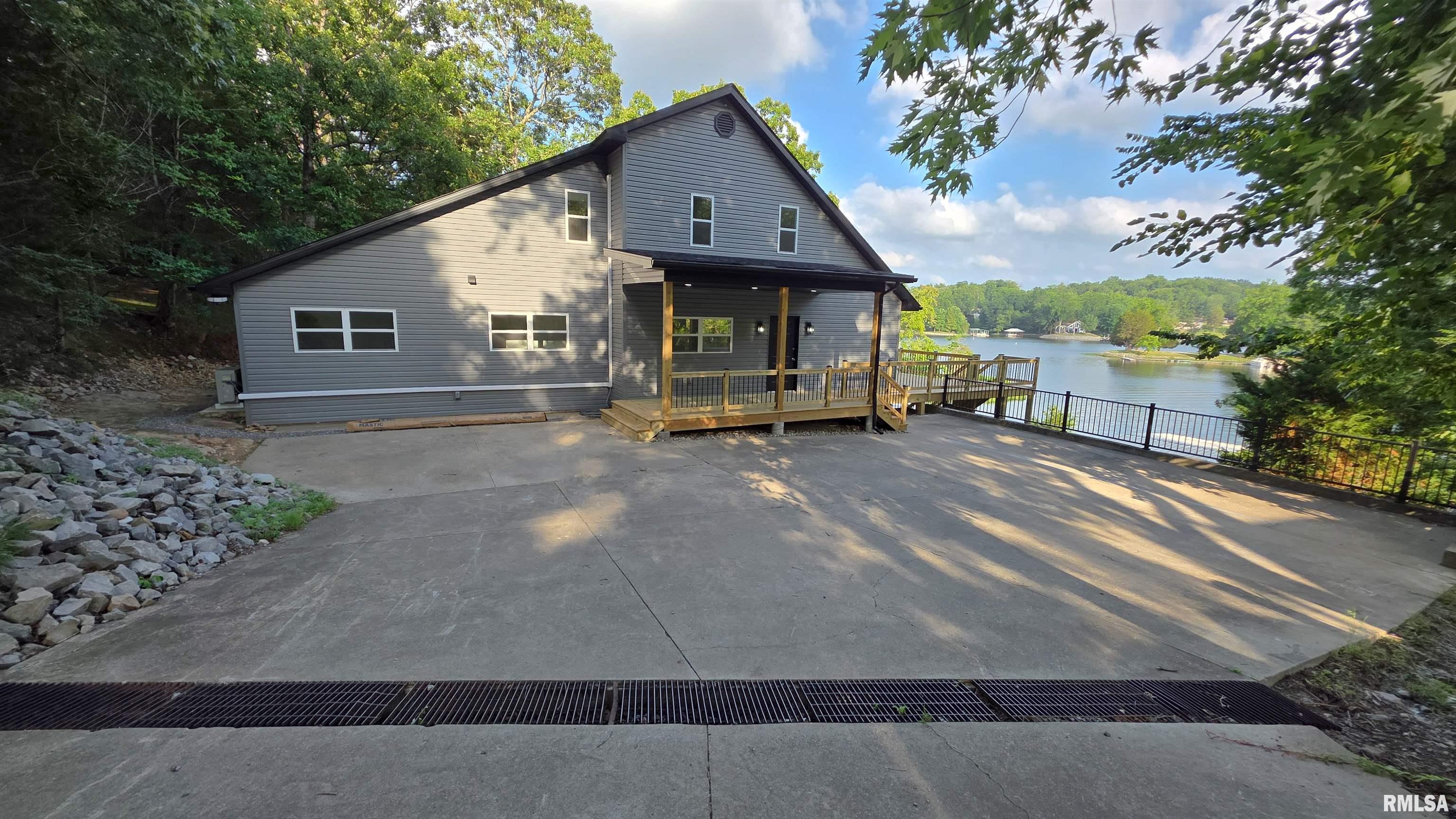 12185 Pebble Point Road Marion, IL 62959 - Photo 11 of 49
