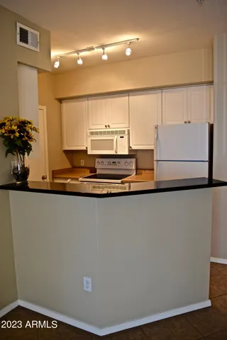 $1,700 | 1701 East Colter Street, Unit 185, Phoenix, AZ 85016