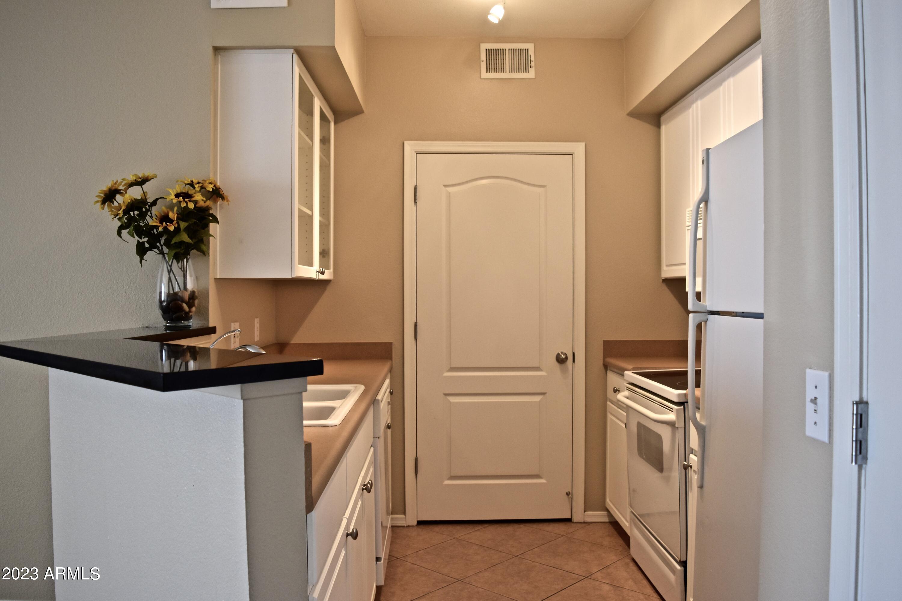 1701 East Colter Street, Unit 185 Phoenix, AZ 85016 - Photo 6 of 30 DSC_0113