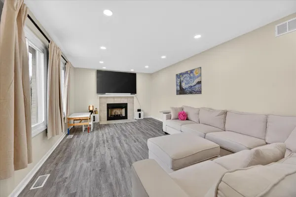 $689,000 | 177 West Willis Road, Saline, MI 48176