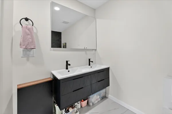 $689,000 | 177 West Willis Road, Saline, MI 48176