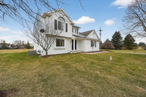 $689,000 | 177 West Willis Road, Saline, MI 48176