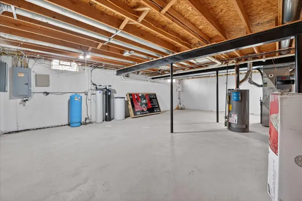 $689,000 | 177 West Willis Road, Saline, MI 48176