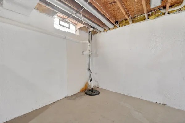 $689,000 | 177 West Willis Road, Saline, MI 48176