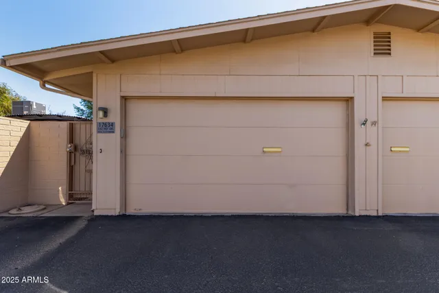 $220,000 | 17634 North 102nd Drive, Sun City, AZ 85373