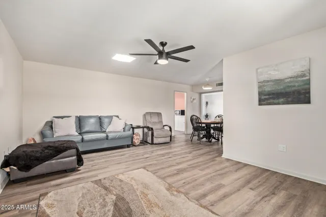 $220,000 | 17634 North 102nd Drive, Sun City, AZ 85373