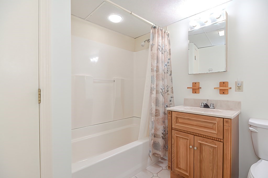 18 Peabody Road Shirley, MA 01464 - Photo 27 of 36