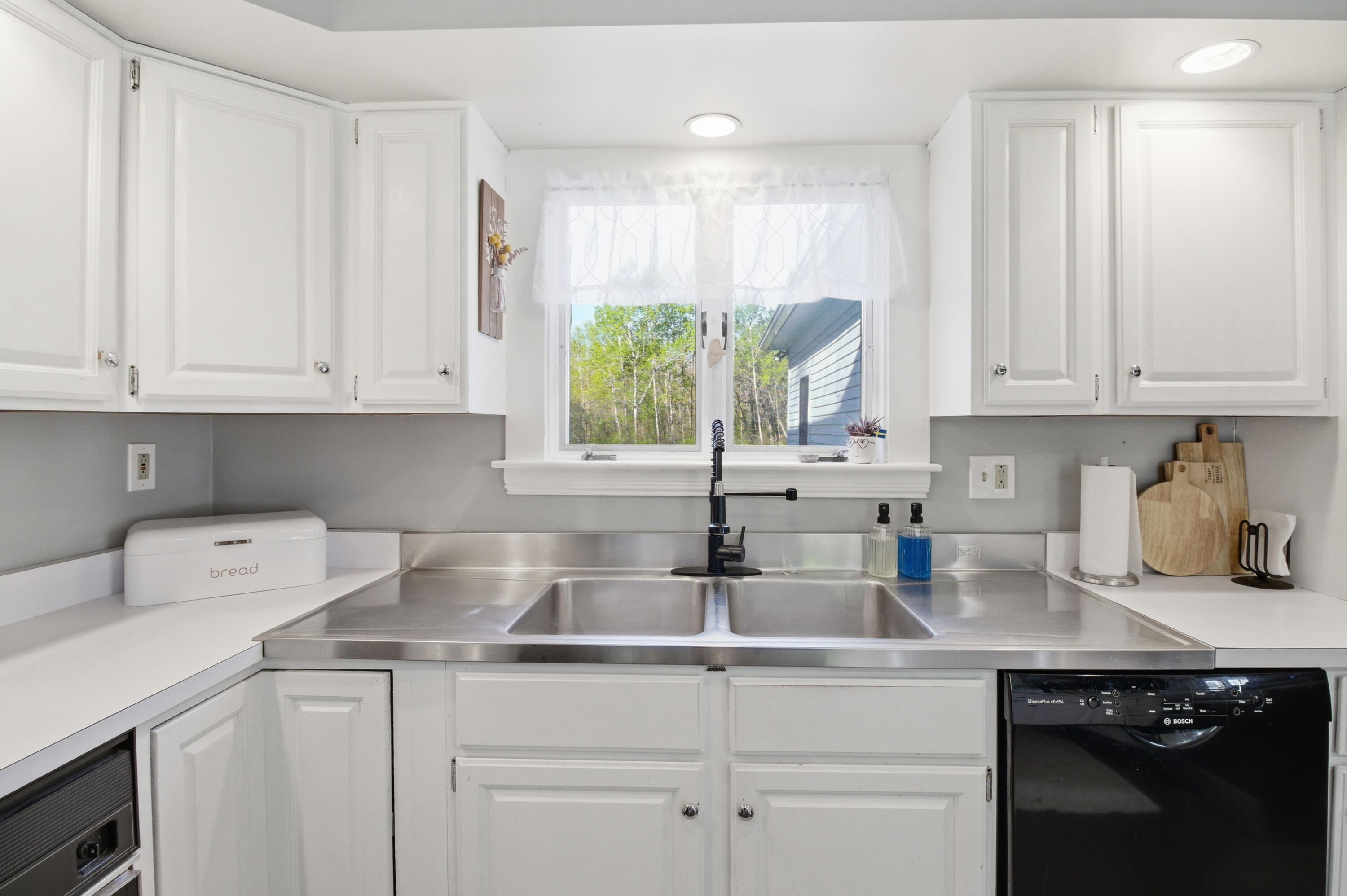 560 West Auburn Road Auburn, ME 04210 - Photo 12 of 88 560 West Auburn-7