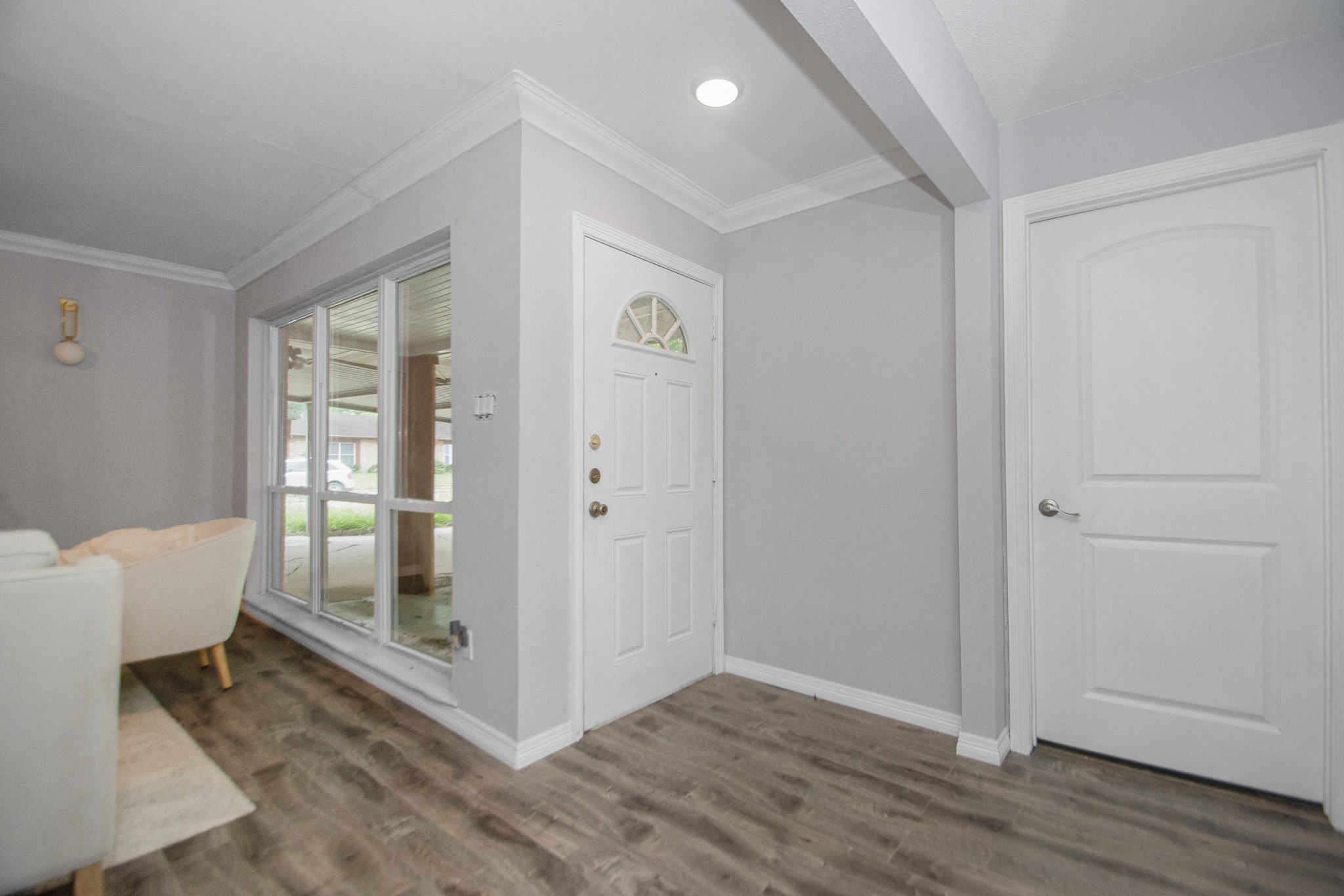 2002 Nottingham Street Pasadena, TX 77502 - Photo 5 of 33 a view of an entryway with wooden floor