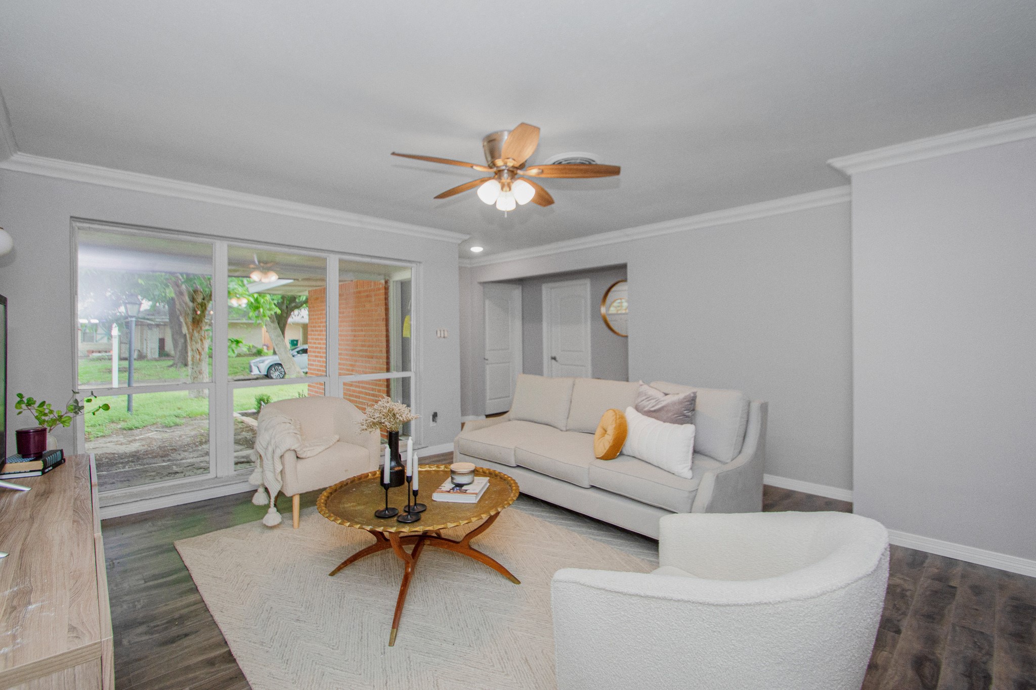 2002 Nottingham Street Pasadena, TX 77502 - Photo 7 of 33 a living room with furniture and a large window