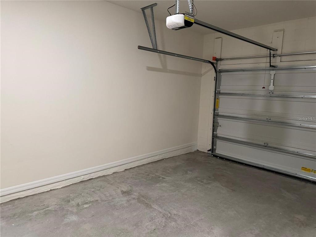 4561 Small Creek Road Kissimmee, FL 34744 - Photo 26 of 32 an empty room