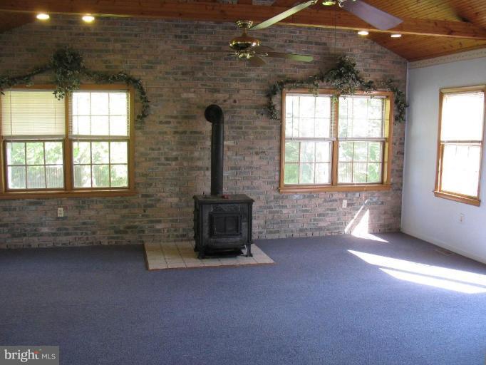 8490 Roberts Road Ellicott City, MD 21043 - Photo 6 of 15 Sunroom