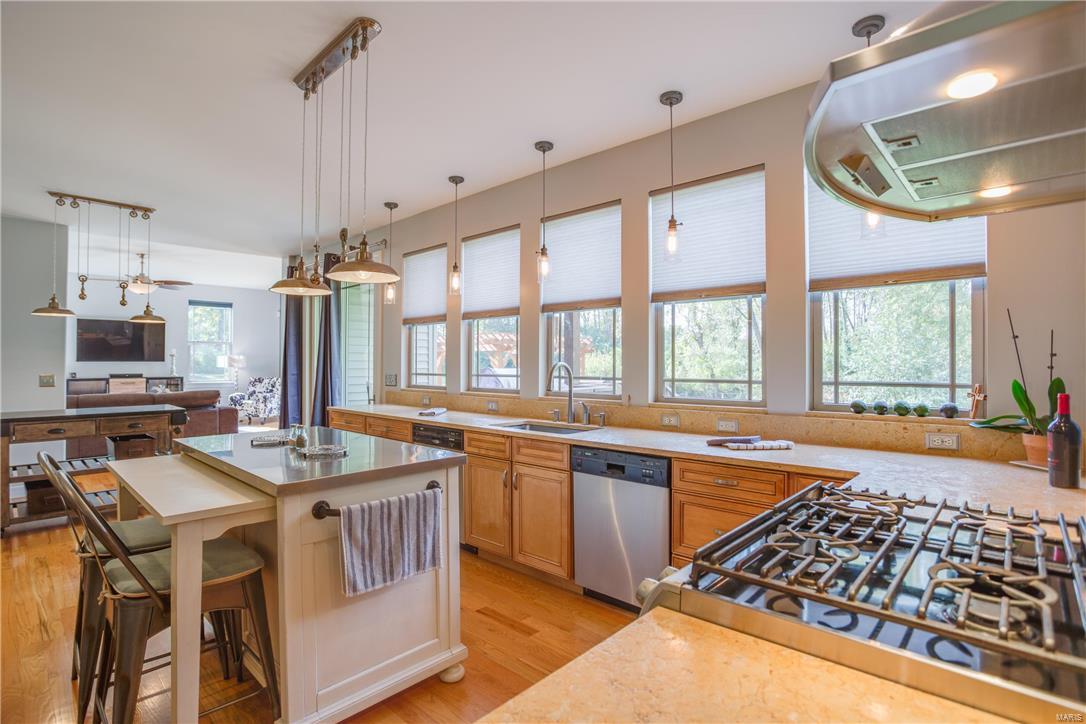 9531 Sappington Road St. Louis, MO 63126 - Photo 10 of 60 Gallery Image 10