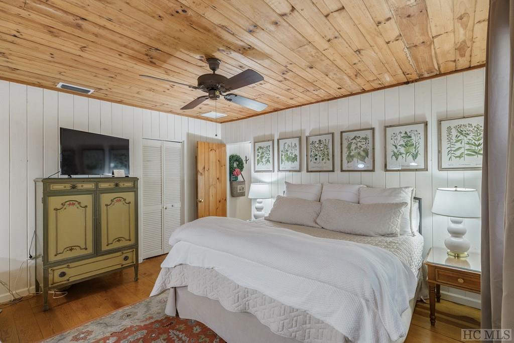 48 Holt Knob Road Highlands, NC 28741 - Photo 15 of 36 Gallery Image 15