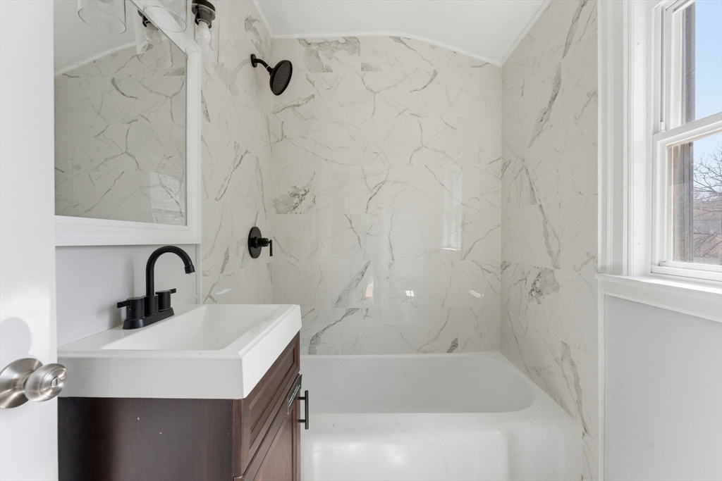 21 Wrona Street Springfield, MA 01151 - Photo 24 of 36