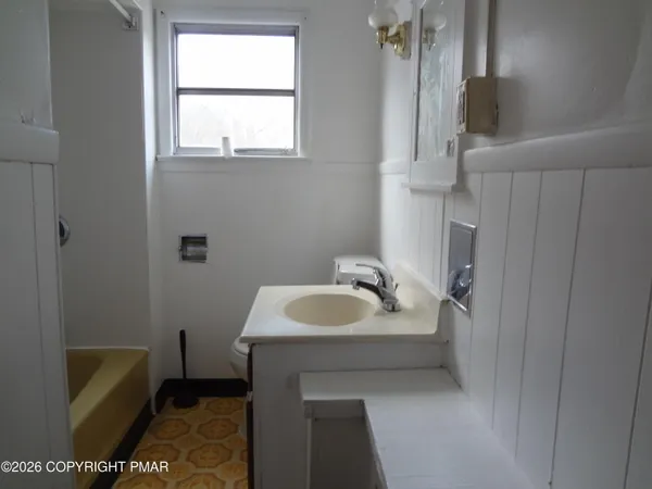 $1,300 | 50 Center Street, Wilkes Barre, PA 18706