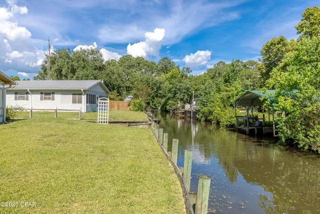$295,000 | 151 Swamp Haven Road, Vernon, FL 32462