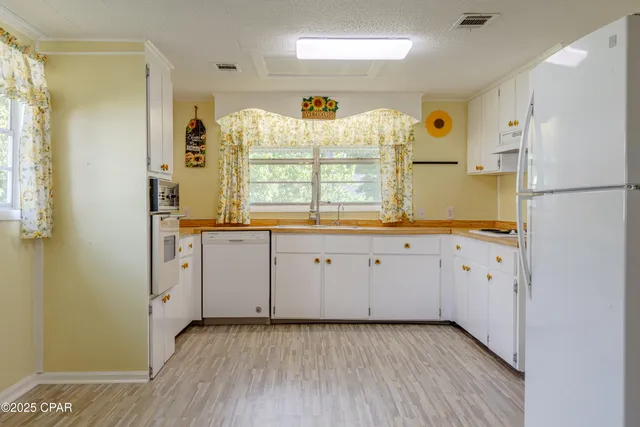 $295,000 | 151 Swamp Haven Road, Vernon, FL 32462