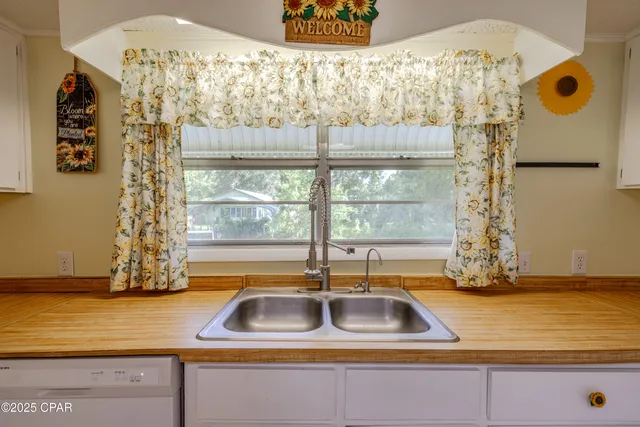 $295,000 | 151 Swamp Haven Road, Vernon, FL 32462