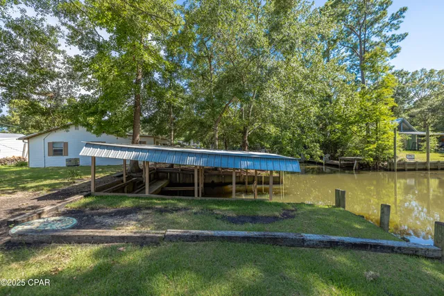 $295,000 | 151 Swamp Haven Road, Vernon, FL 32462