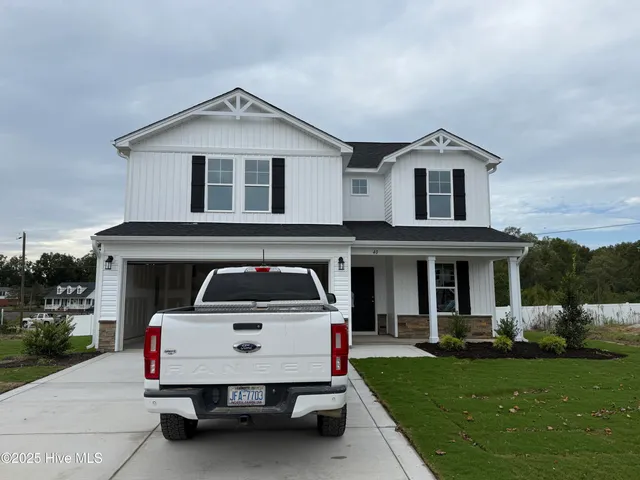 $349,950 | 40 East Emily Gardens Drive, Selma, NC 27576