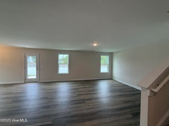 $349,950 | 40 East Emily Gardens Drive, Selma, NC 27576